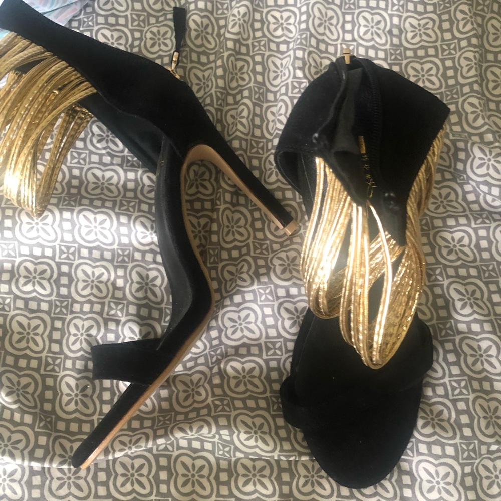 Shoes - Picture 2 of 5